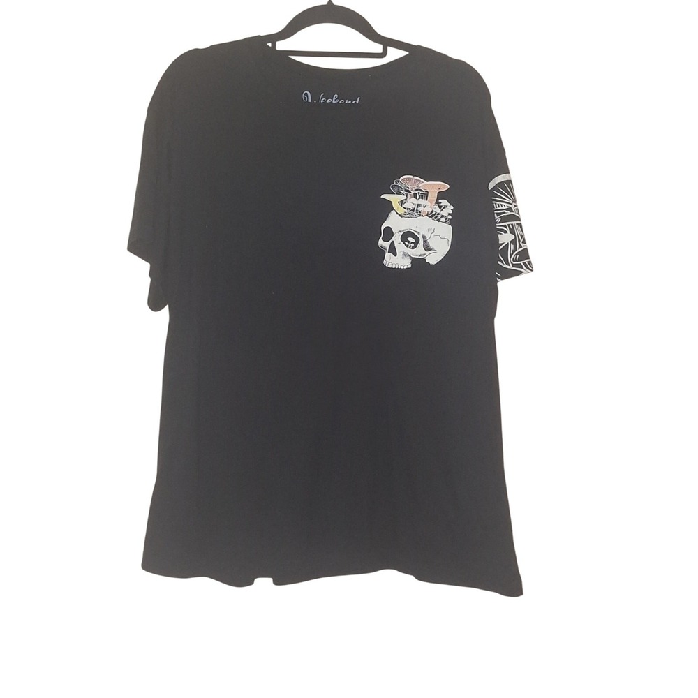 Weekend Warrior Size XL Skull Mushrooms Grunge‎ Goth Whimsygoth Witchy T-Shirt